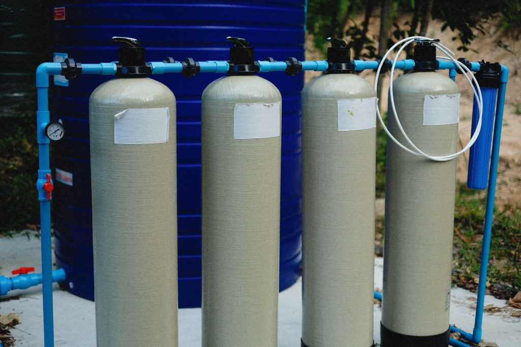 Surpresseur et ballon de pression d'eau