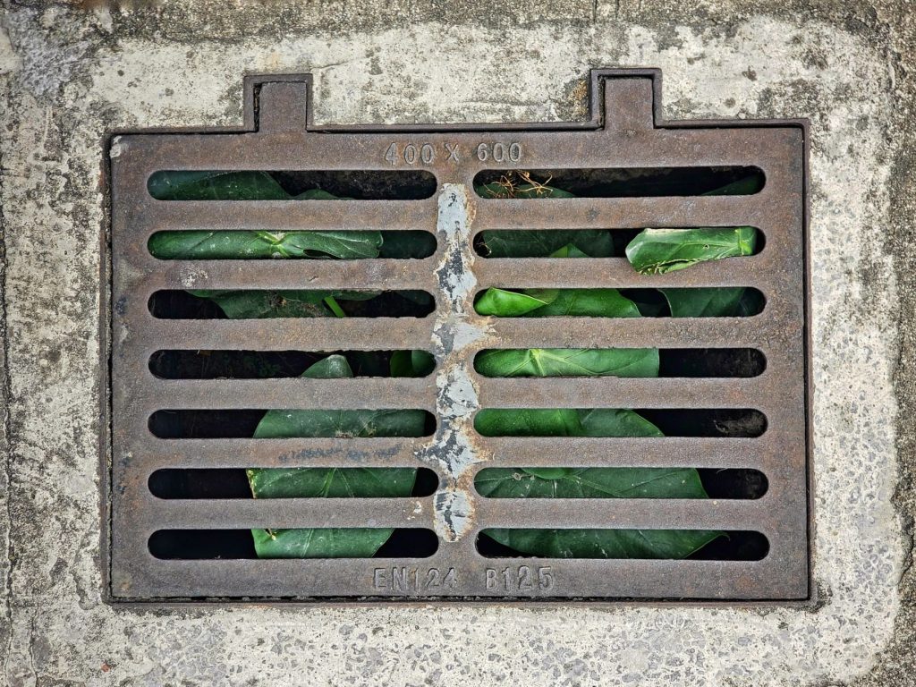 Caniveau extérieur et grilles